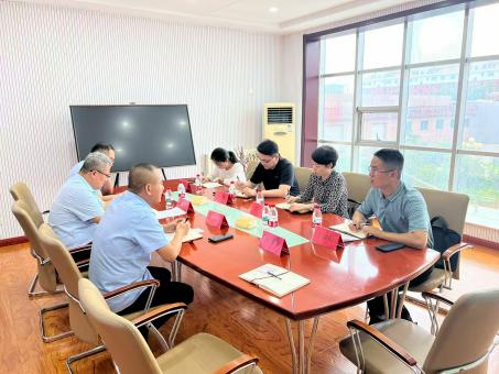 市外事辦領(lǐng)導及區(qū)政府領(lǐng)導一行蒞臨天潤公司